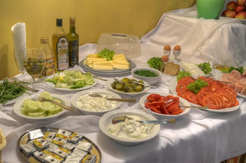Hotel Calisia Kaliszki Dış mekan fotoğraf