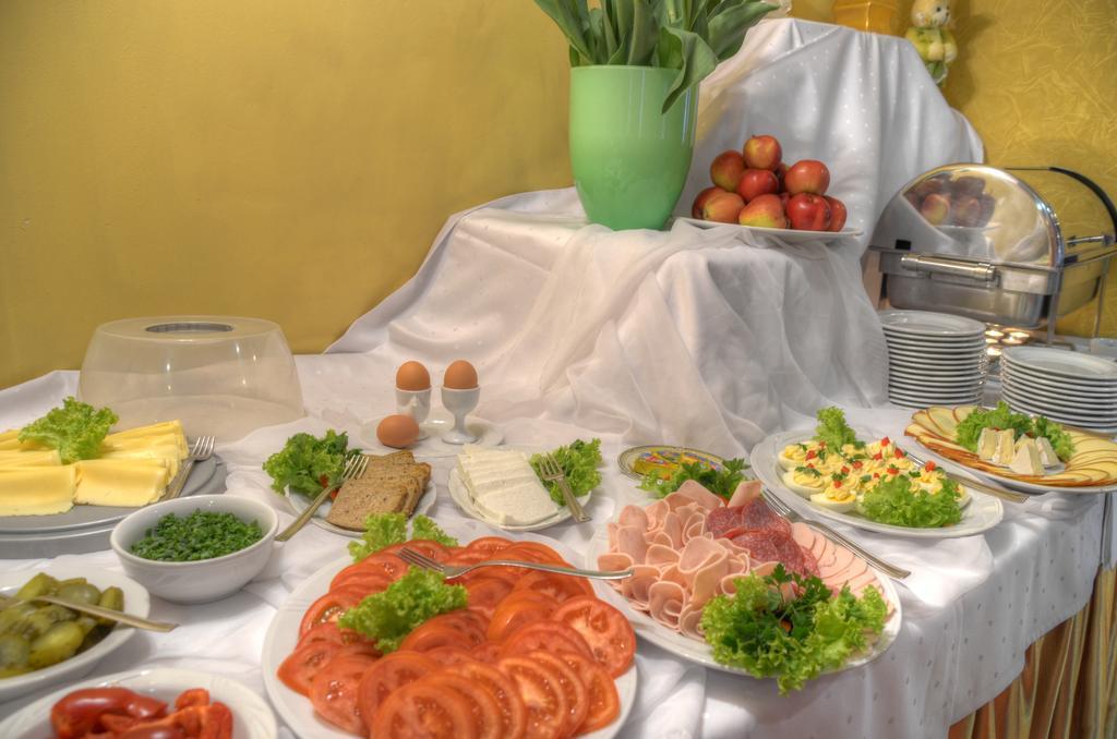 Hotel Calisia Kaliszki Dış mekan fotoğraf